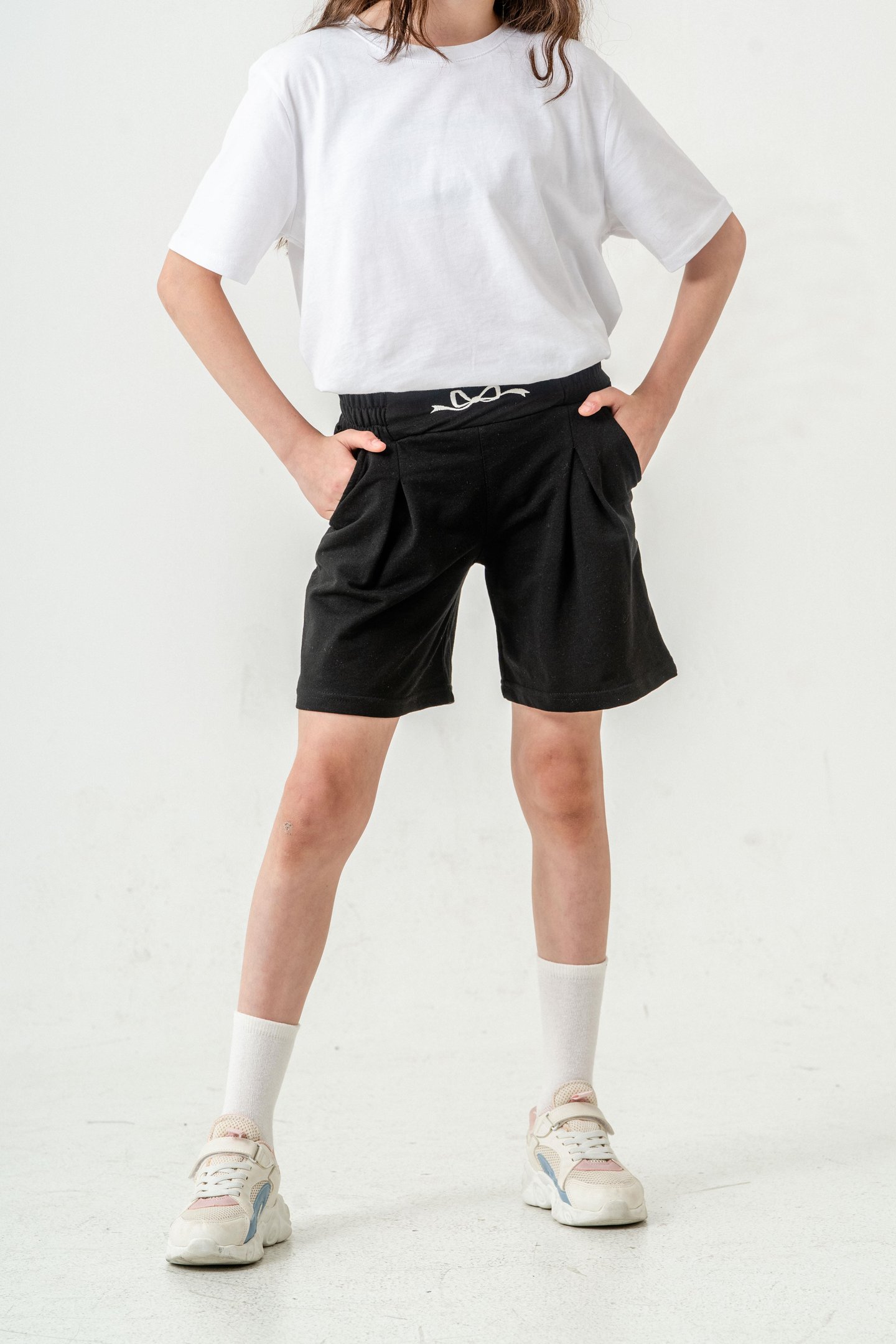 Kemer Ortası Nakışlı Kız Çocuk Şort