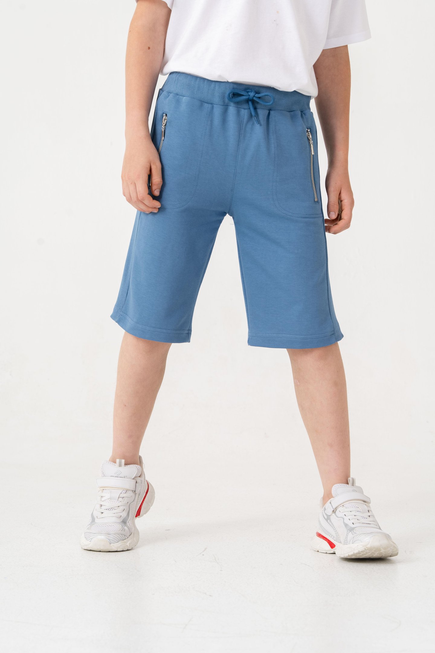 Kemer Ve Yanlar Ribanalı Cepler Fermuarlı Erkek Çocuk Şort