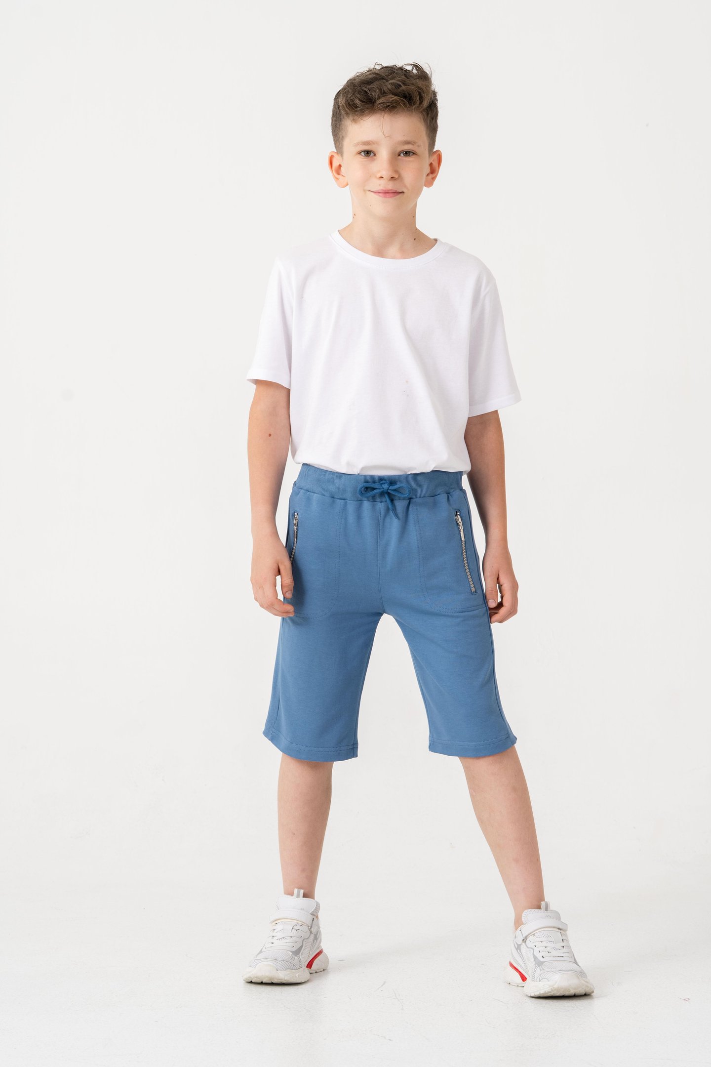 Kemer Ve Yanlar Ribanalı Cepler Fermuarlı Erkek Çocuk Şort