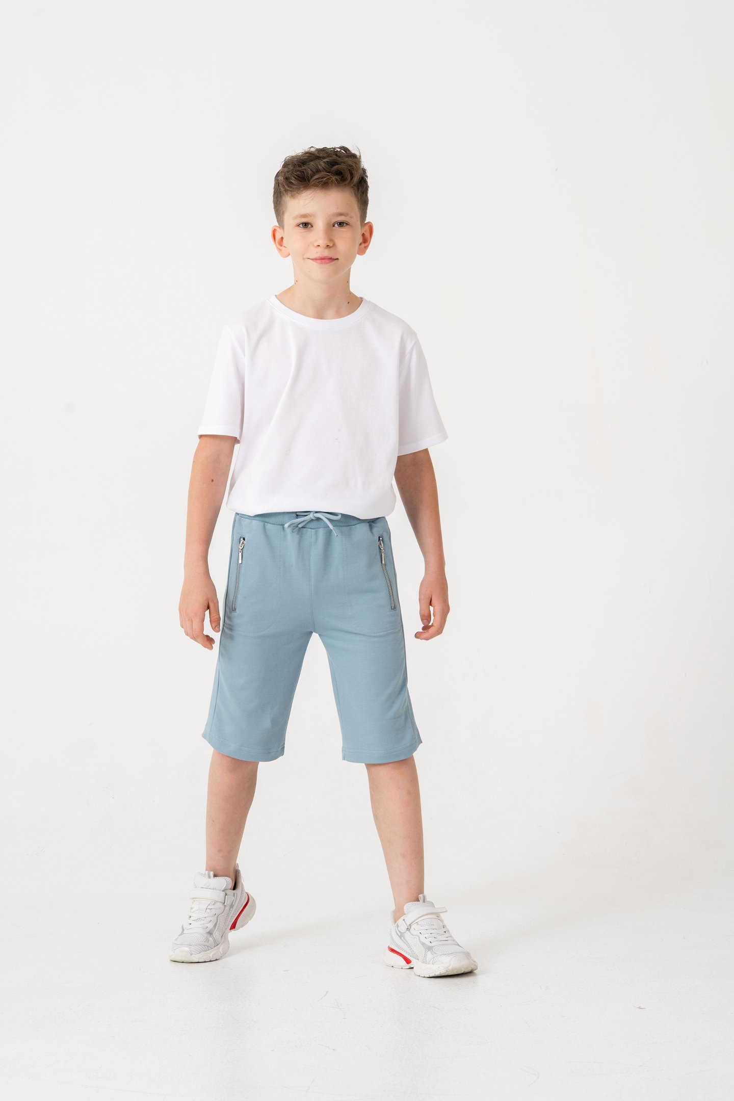 Kemer Ve Yanlar Ribanalı Cepler Fermuarlı Erkek Çocuk Şort