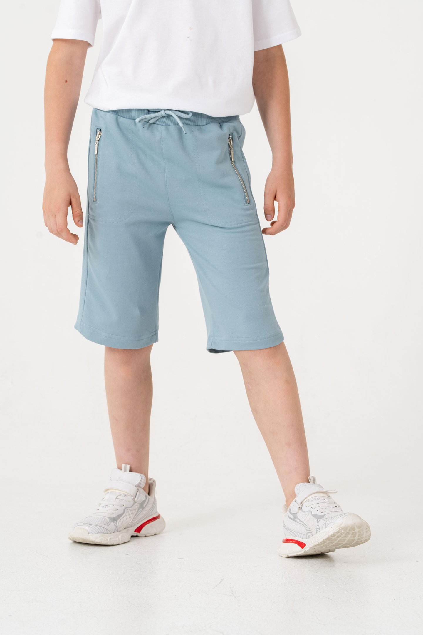 Kemer Ve Yanlar Ribanalı Cepler Fermuarlı Erkek Çocuk Şort