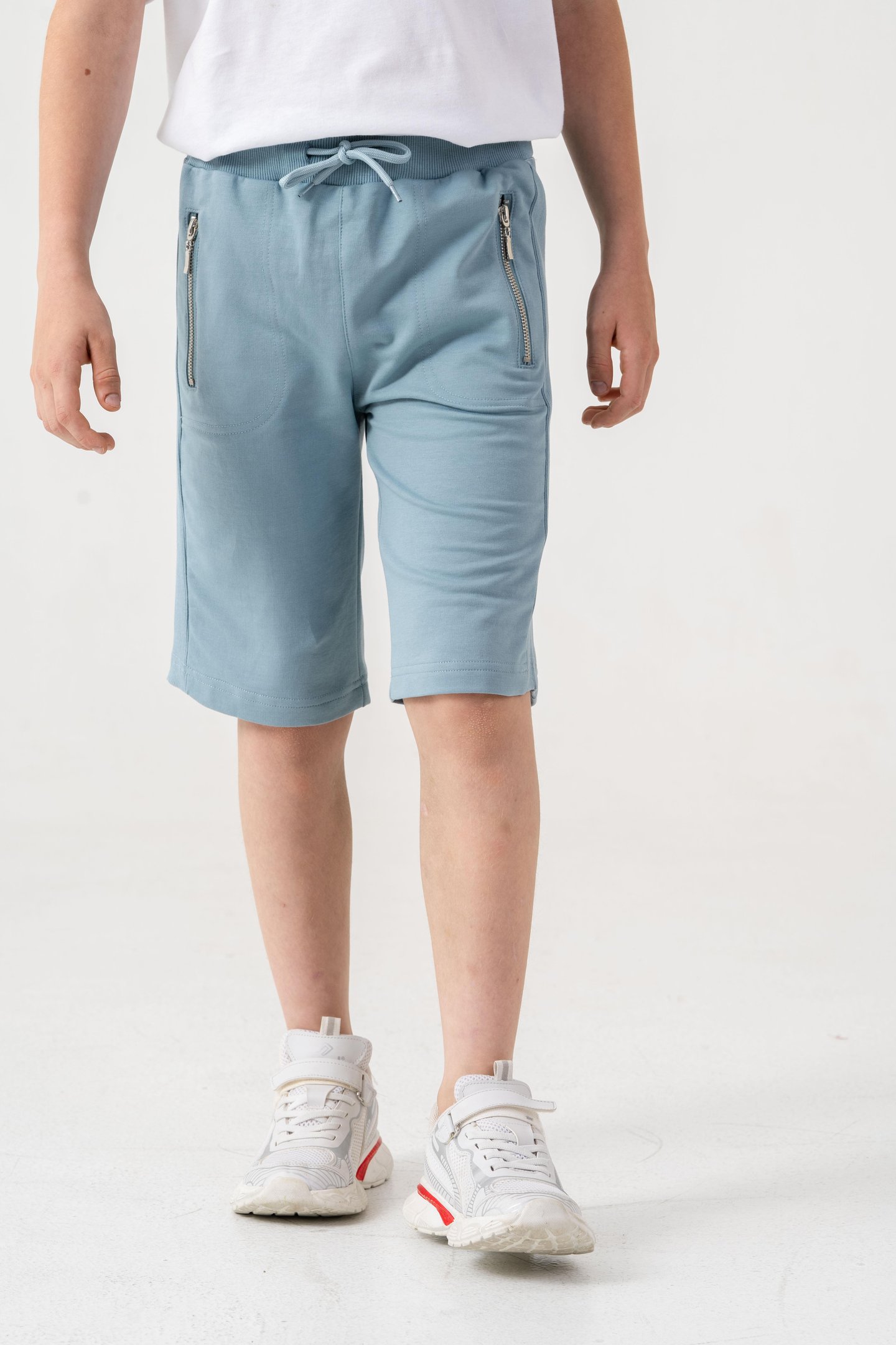 Kemer Ve Yanlar Ribanalı Cepler Fermuarlı Erkek Çocuk Şort