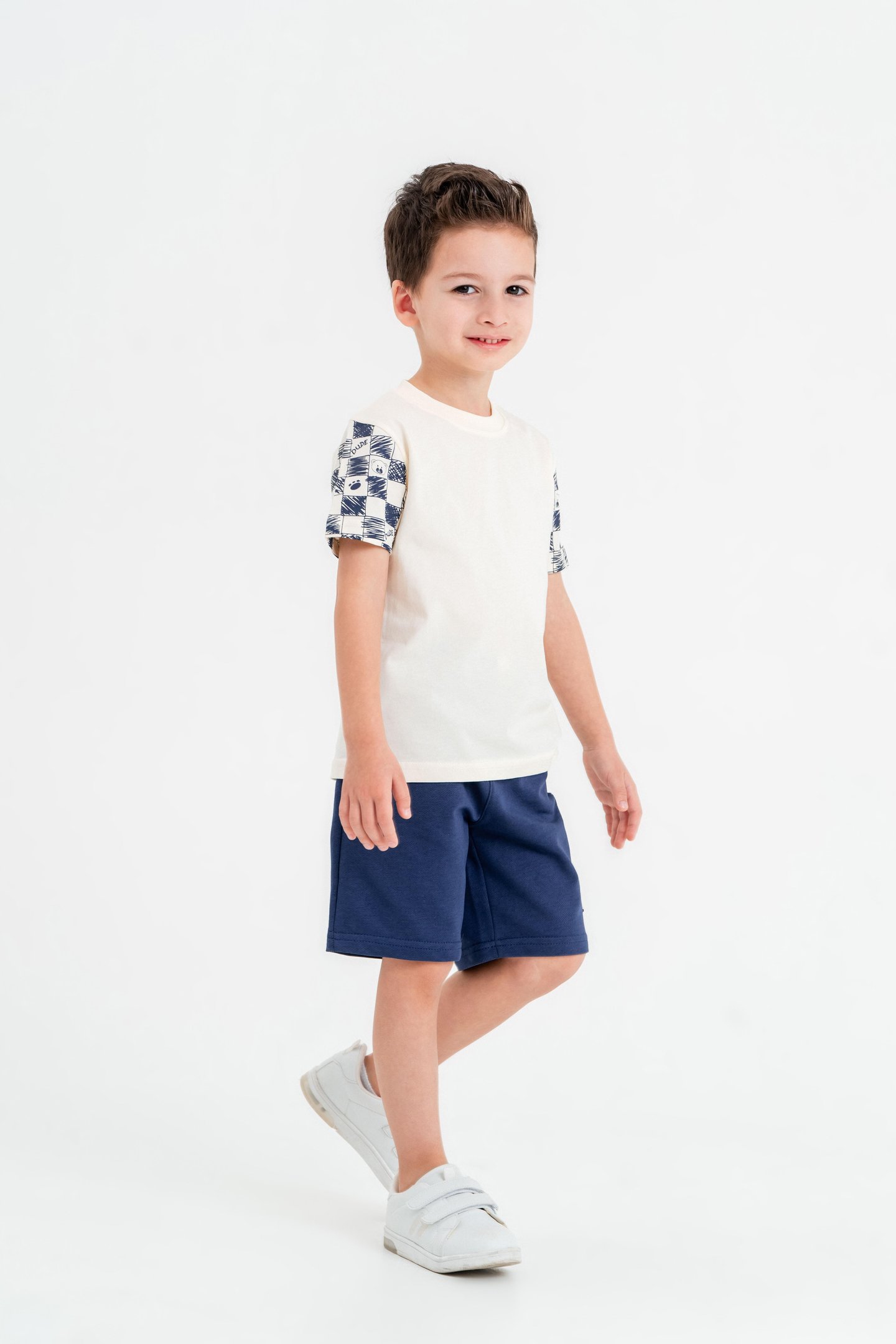 Kolları Dama Desenli Erkek Çocuk Tişört Şort Takımı