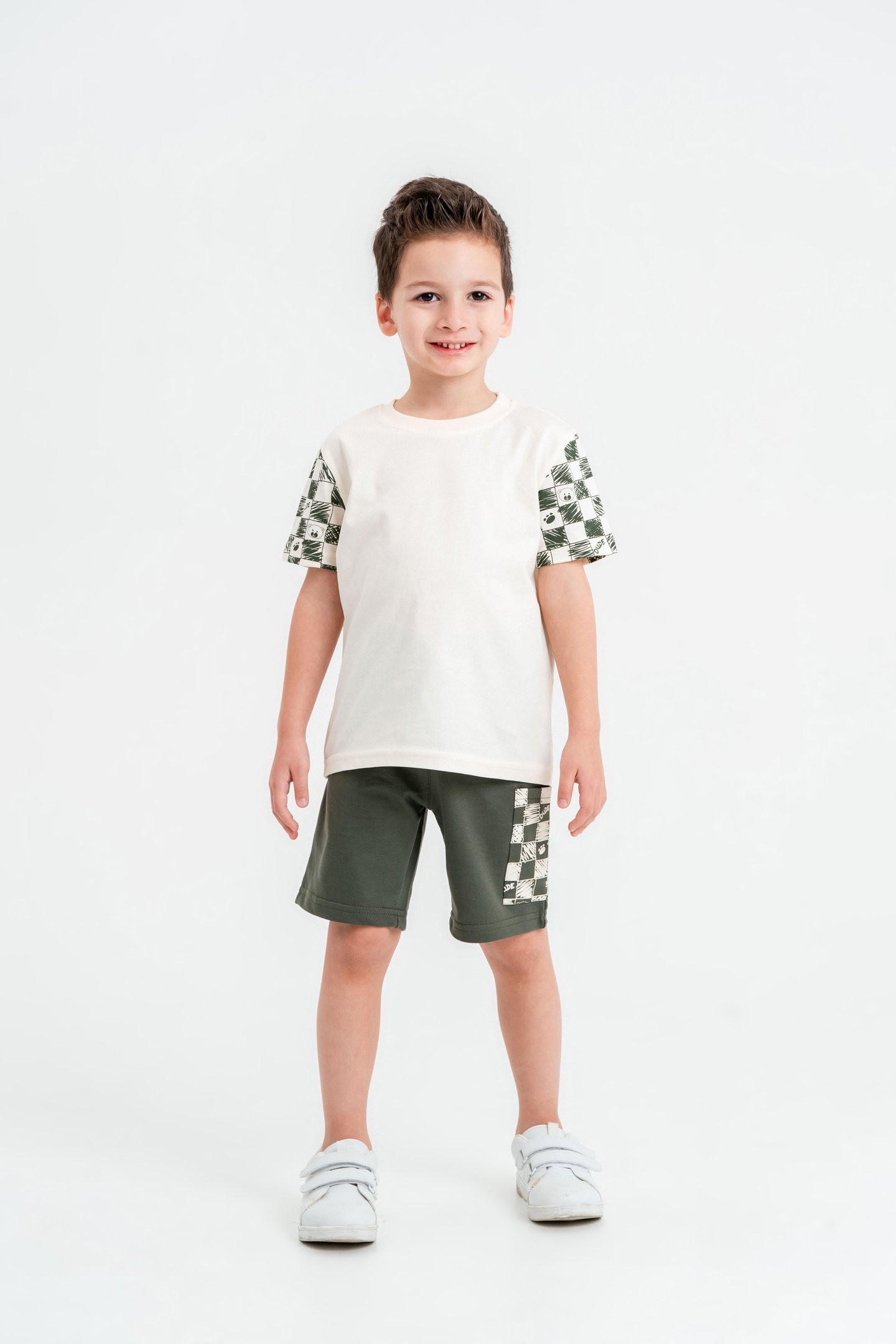 Kolları Dama Desenli Erkek Çocuk Tişört Şort Takımı