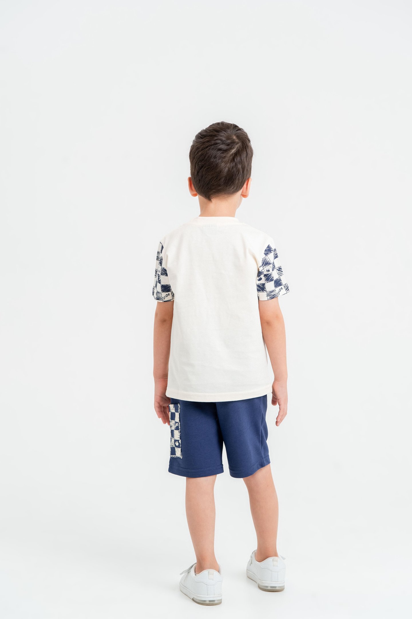 Kolları Dama Desenli Erkek Çocuk Tişört Şort Takımı