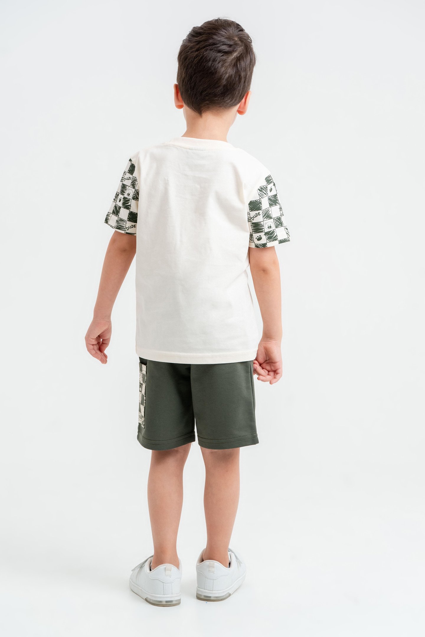 Kolları Dama Desenli Erkek Çocuk Tişört Şort Takımı