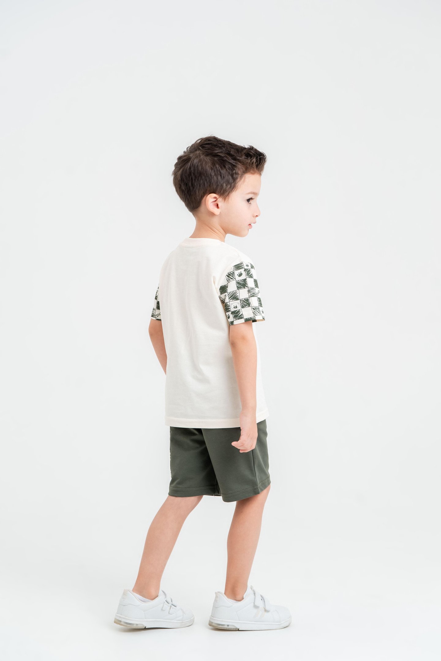 Kolları Dama Desenli Erkek Çocuk Tişört Şort Takımı