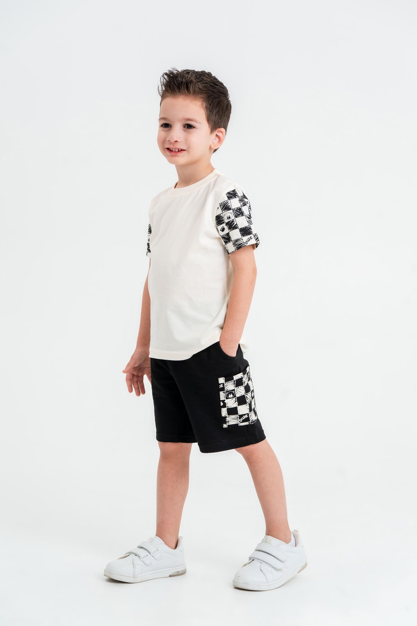 Kolları Dama Desenli Erkek Çocuk Tişört Şort Takımı