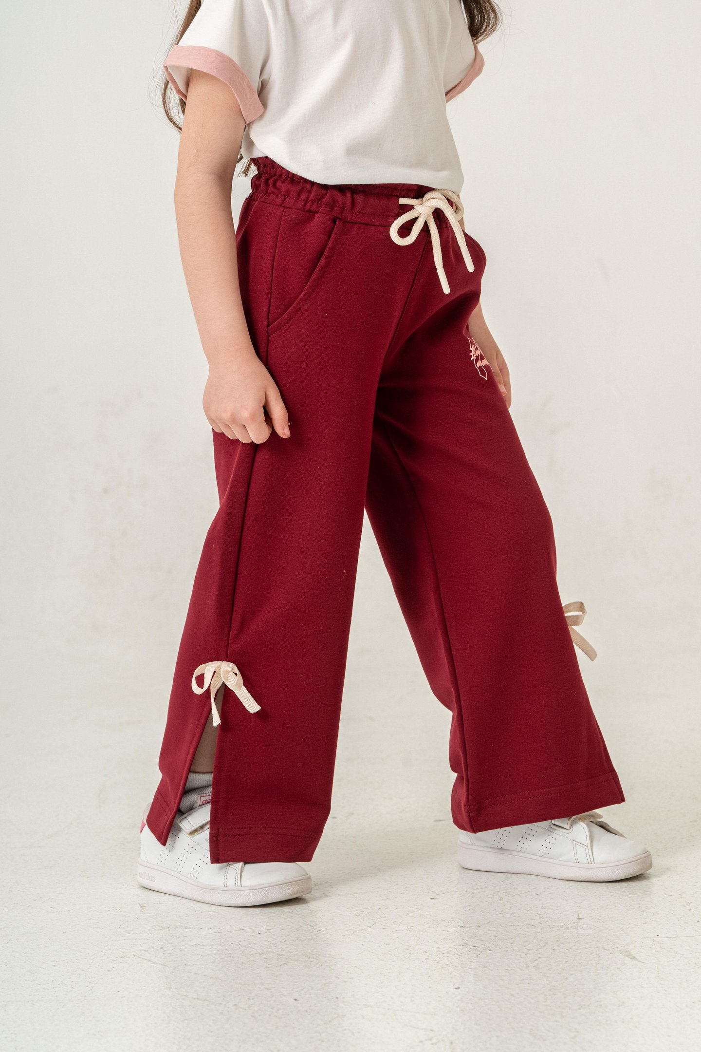 Live In The Moment Baskılı Paçalar Yırtmaçlı Fiyonklu Kız Çocuk Eşofman Altı