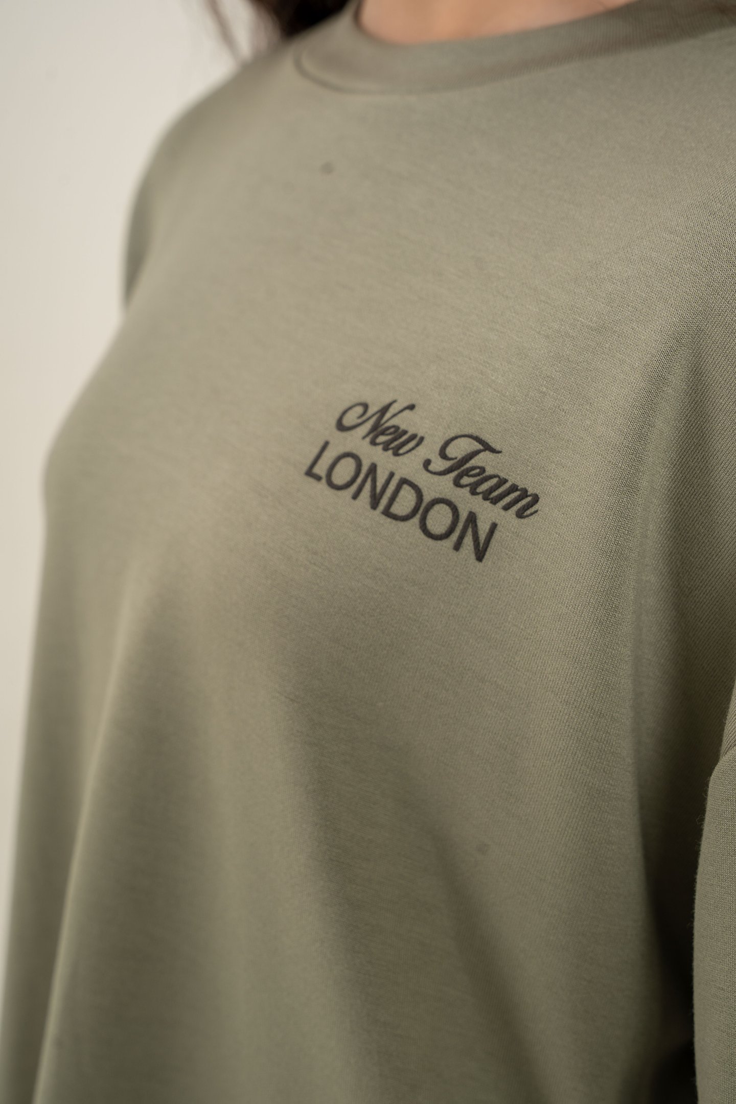 New Team London Nakışlı Yumaşak Dokulu-Comfort Kumaş Kız Çocuk Alt Üst Eşofman Takımı