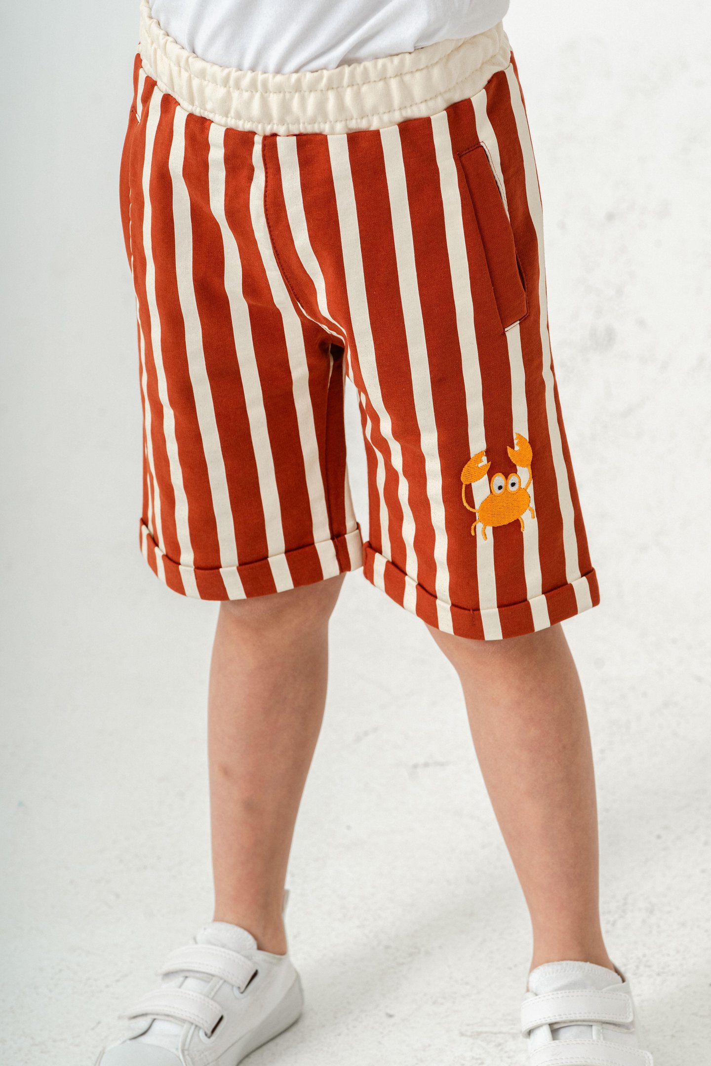 Tüm Alan Çizgili Yengeç Baskılı Erkek Çocuk Şort