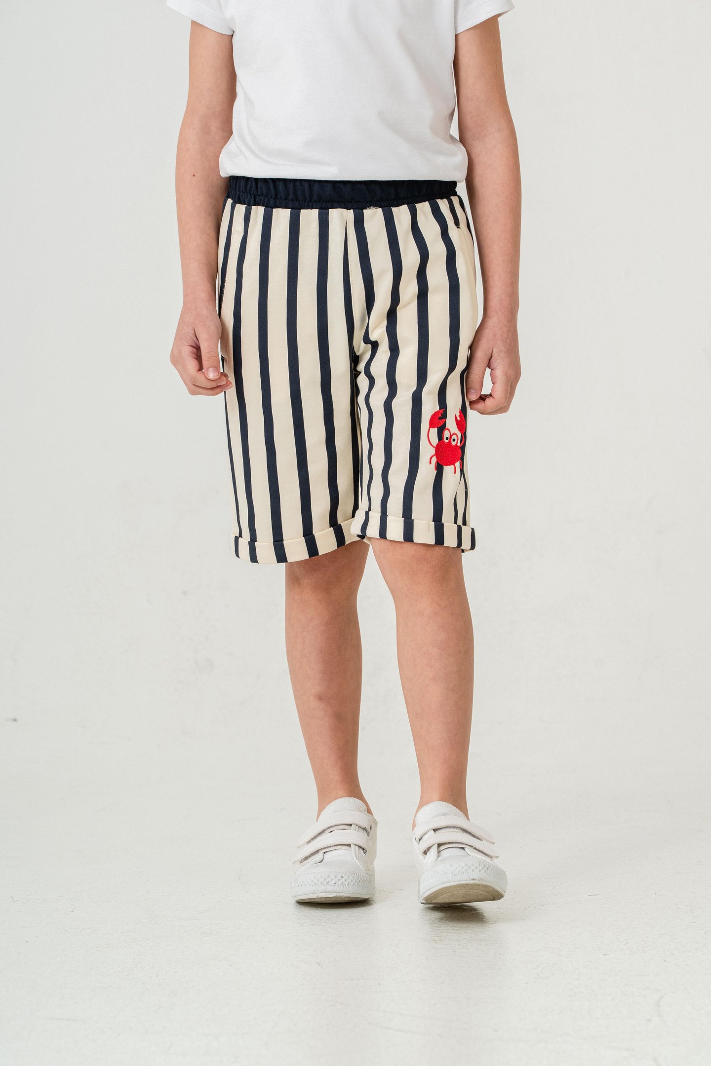 Tüm Alan Çizgili Yengeç Baskılı Erkek Çocuk Şort
