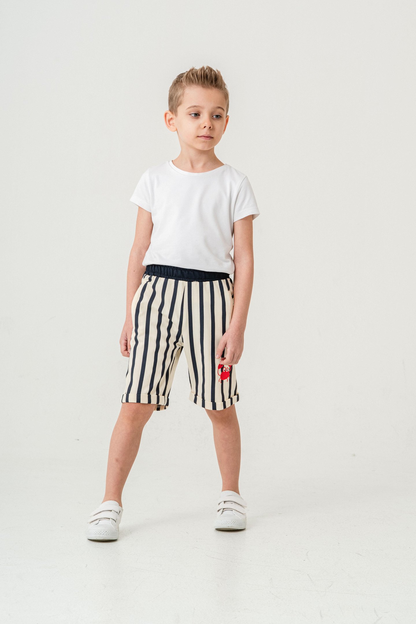 Tüm Alan Çizgili Yengeç Baskılı Erkek Çocuk Şort