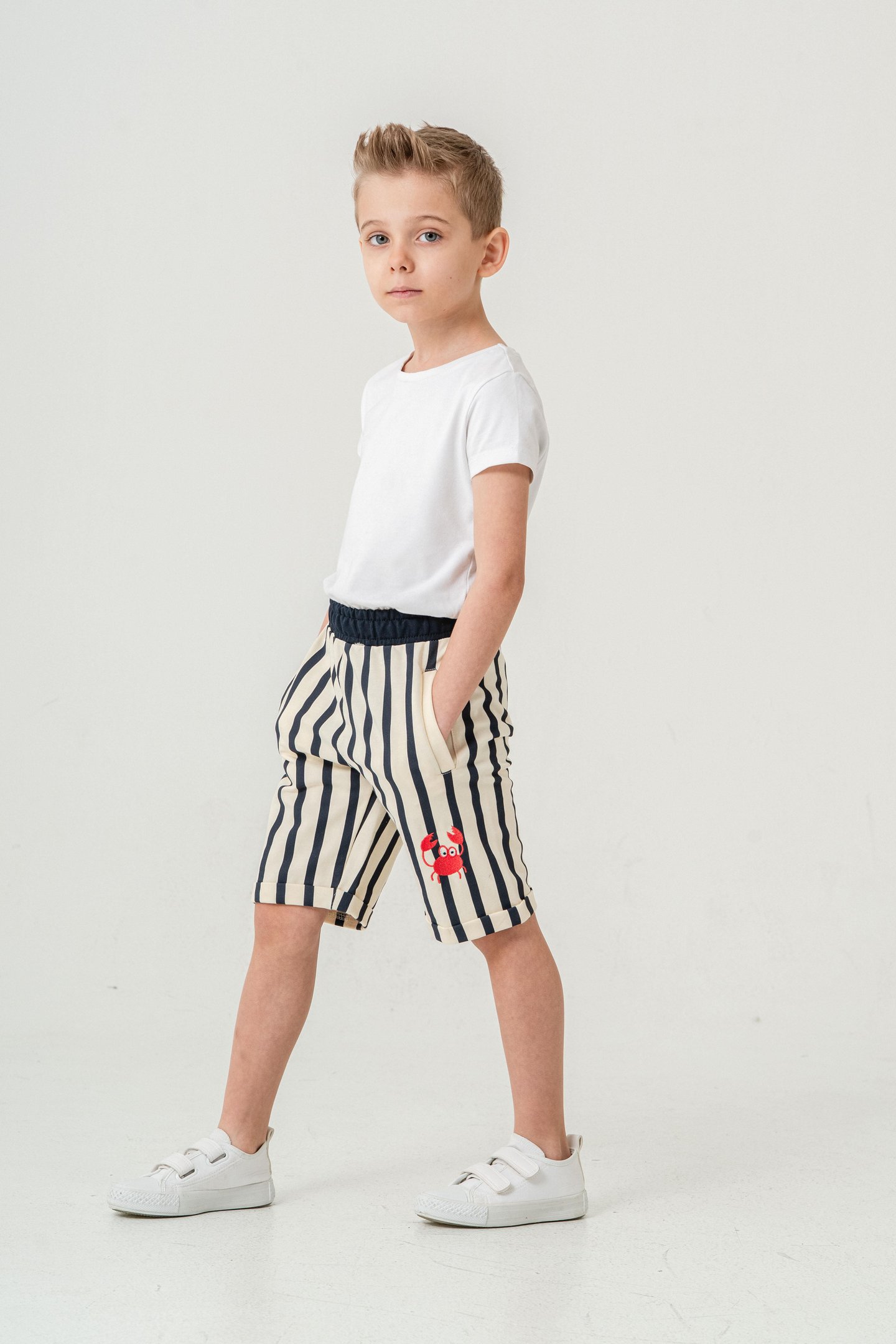 Tüm Alan Çizgili Yengeç Baskılı Erkek Çocuk Şort
