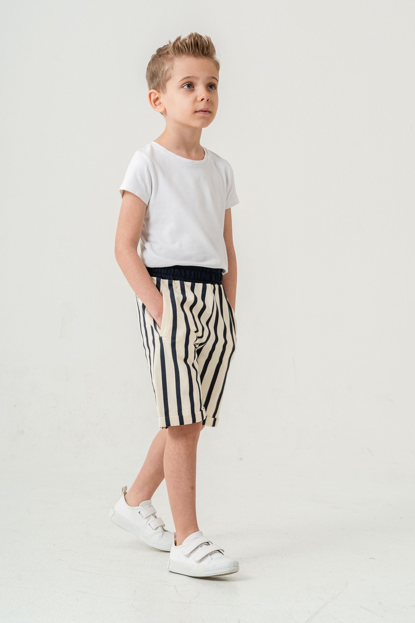 Tüm Alan Çizgili Yengeç Baskılı Erkek Çocuk Şort