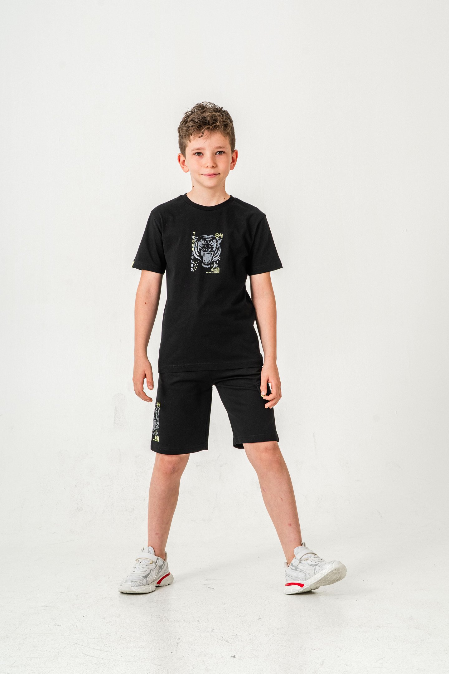 Ust On Baskılı Kol Ucu Balıksırtlı Erkek Çocuk Şort - Tişört Takımı