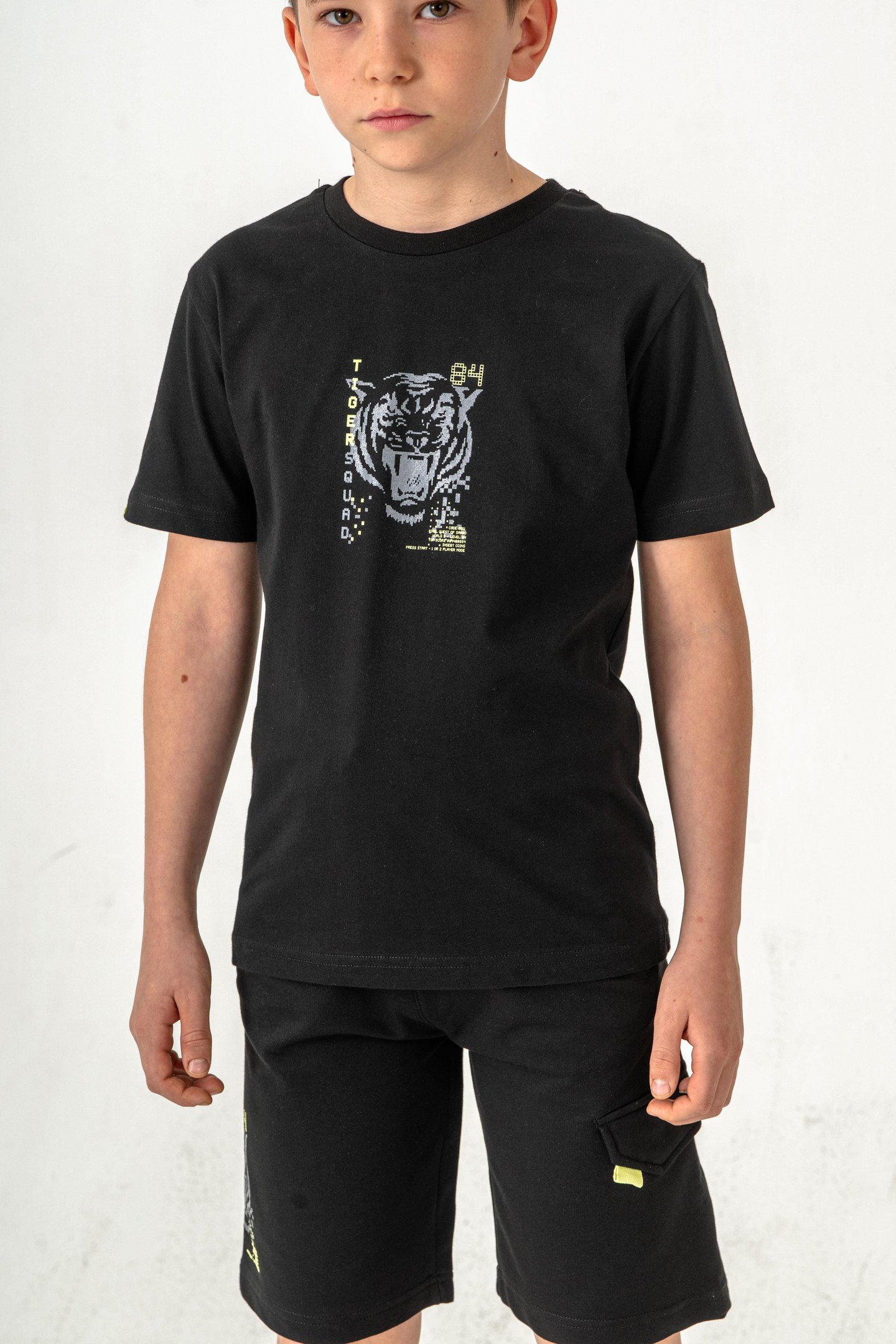 Ust On Baskılı Kol Ucu Balıksırtlı Erkek Çocuk Şort - Tişört Takımı