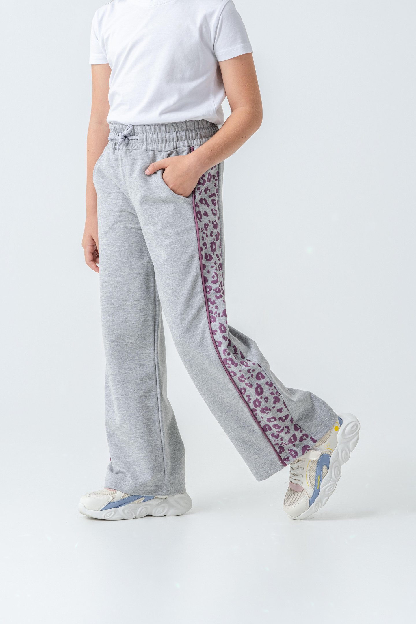 Yan İki Parça Boydan Baskılı Kız Çocuk Eşofman Altı