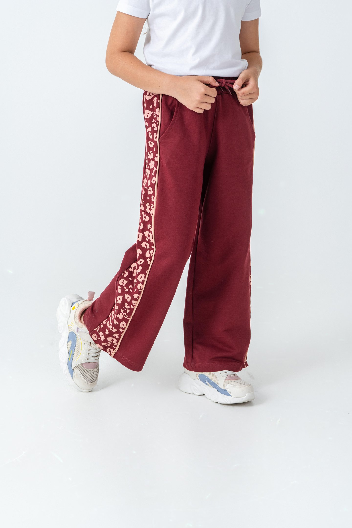 Yan İki Parça Boydan Baskılı Kız Çocuk Eşofman Altı