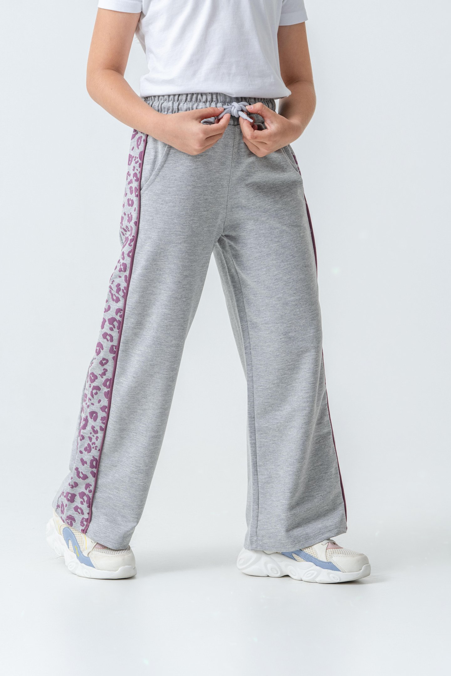 Yan İki Parça Boydan Baskılı Kız Çocuk Eşofman Altı