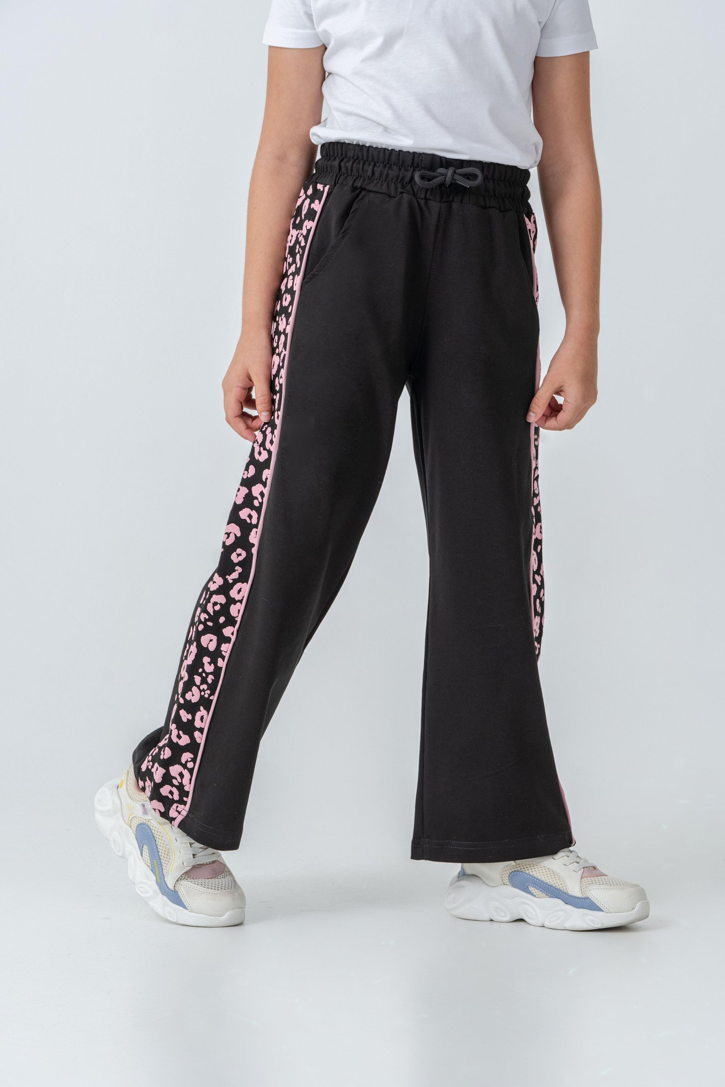 Yan İki Parça Boydan Baskılı Kız Çocuk Eşofman Altı