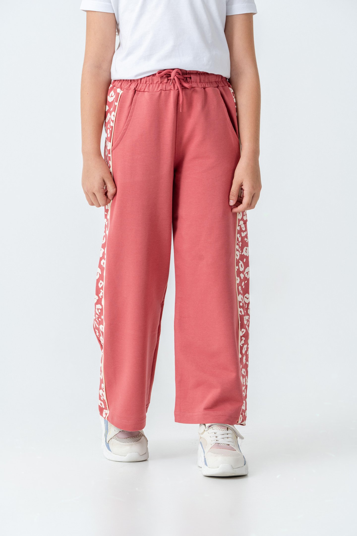 Yan İki Parça Boydan Baskılı Kız Çocuk Eşofman Altı