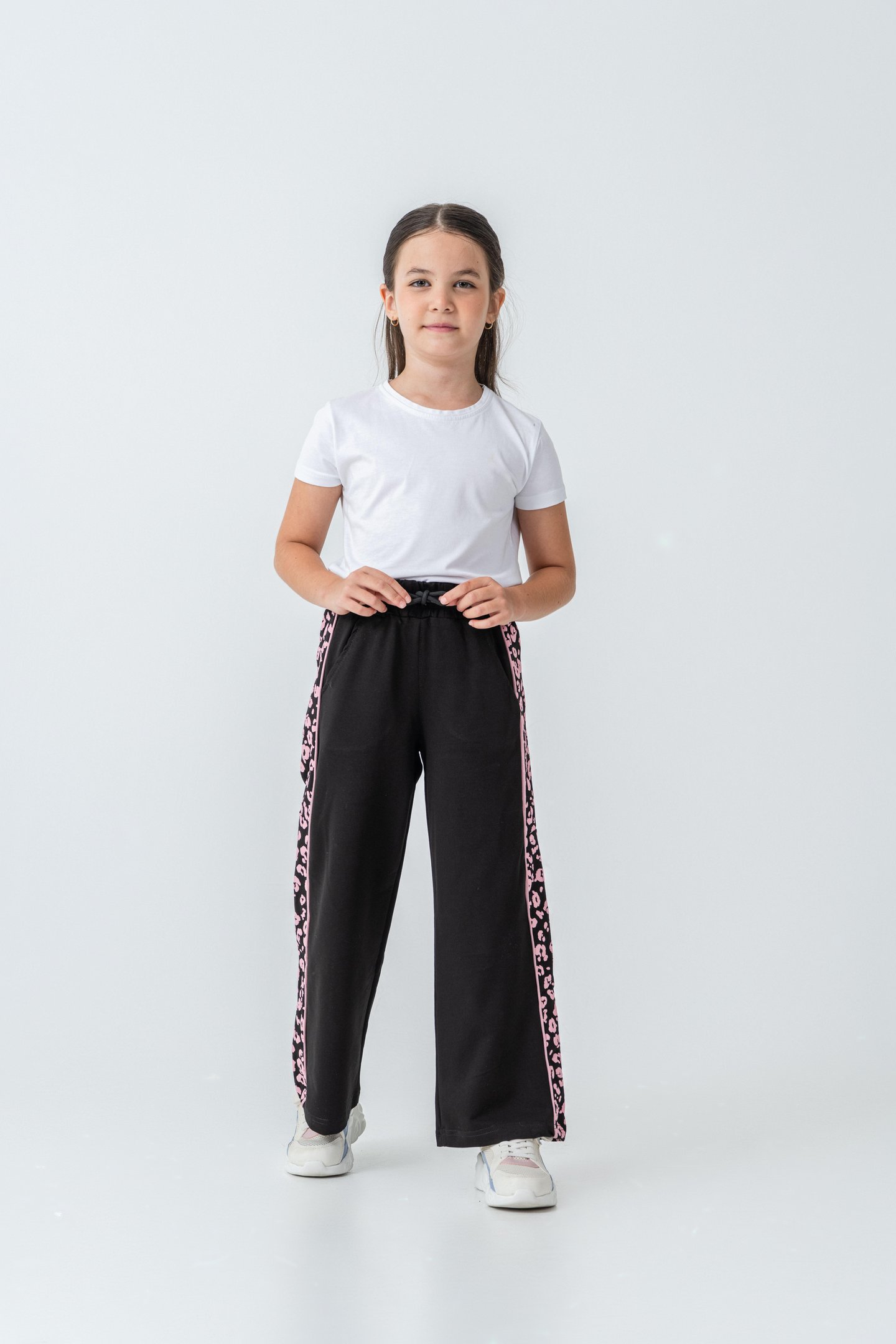 Yan İki Parça Boydan Baskılı Kız Çocuk Eşofman Altı