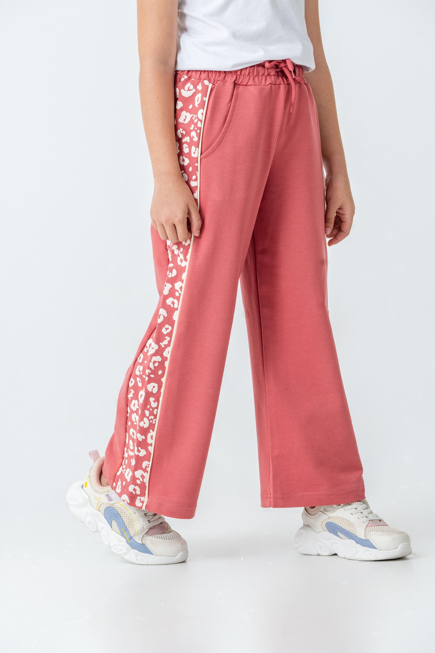 Yan İki Parça Boydan Baskılı Kız Çocuk Eşofman Altı