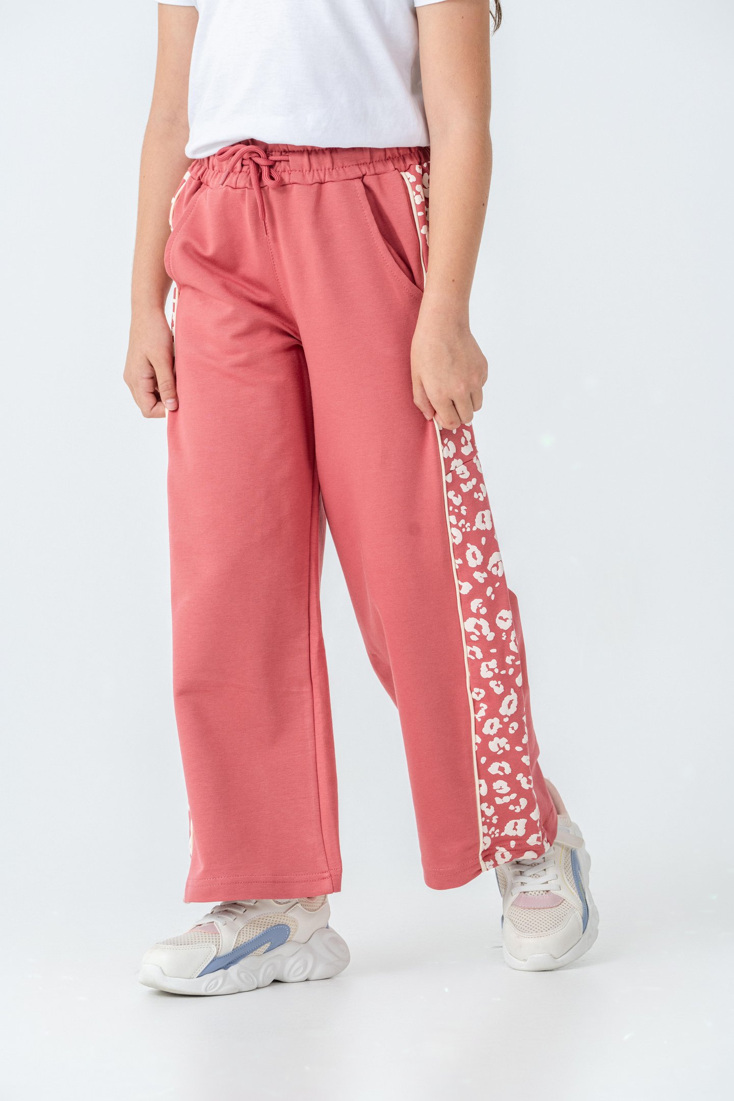 Yan İki Parça Boydan Baskılı Kız Çocuk Eşofman Altı