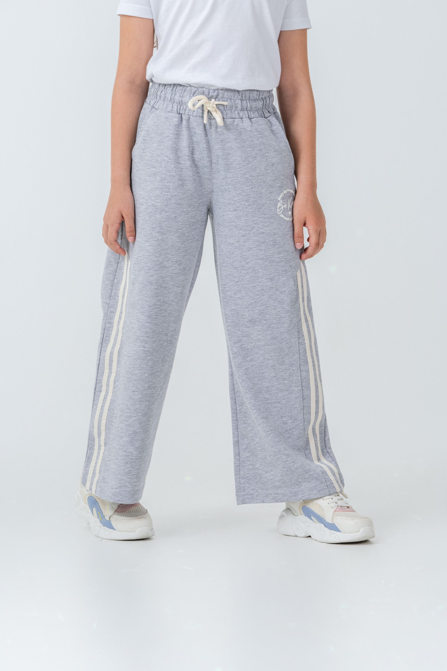 Yanlar Grogren Şeritli Bol Paça Önü Baskılı Kız Çocuk Eşofman Altı