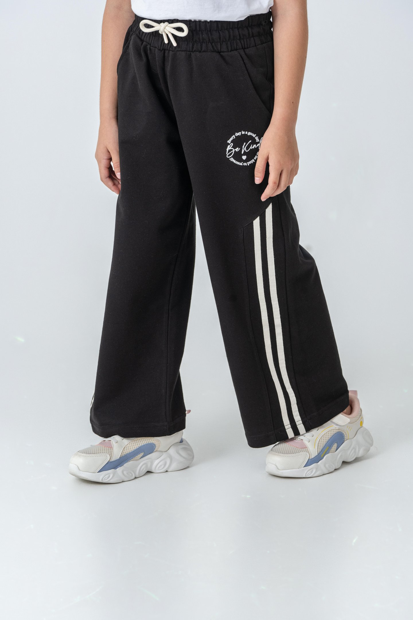 Yanlar Grogren Şeritli Bol Paça Önü Baskılı Kız Çocuk Eşofman Altı