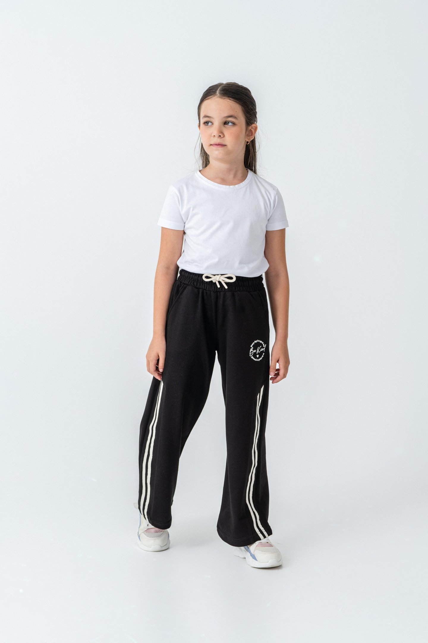 Yanlar Grogren Şeritli Bol Paça Önü Baskılı Kız Çocuk Eşofman Altı