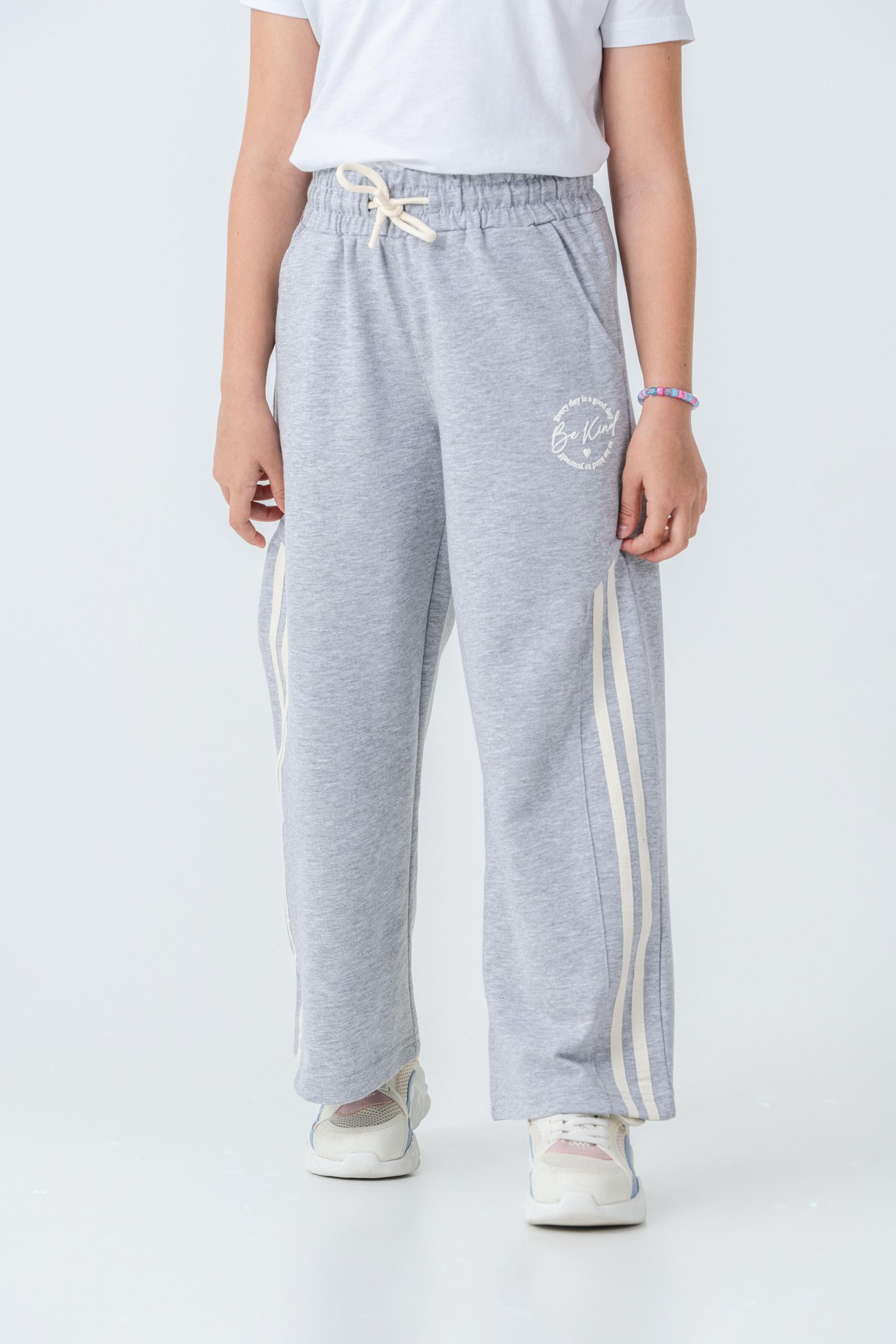 Yanlar Grogren Şeritli Bol Paça Önü Baskılı Kız Çocuk Eşofman Altı