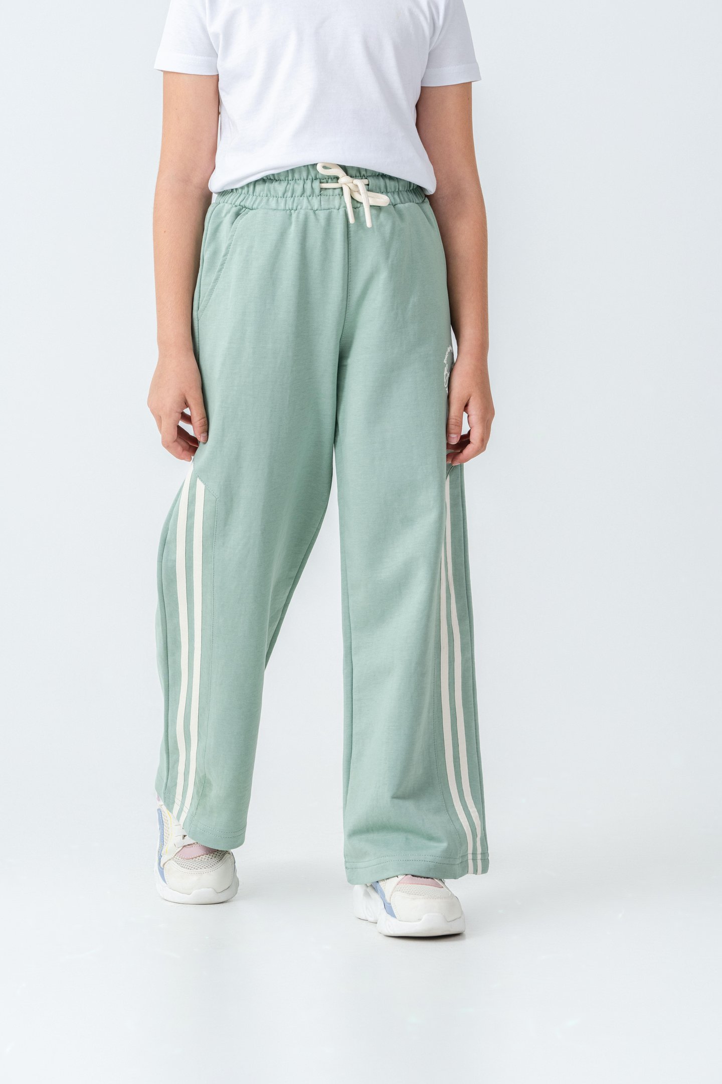 Yanlar Grogren Şeritli Bol Paça Önü Baskılı Kız Çocuk Eşofman Altı