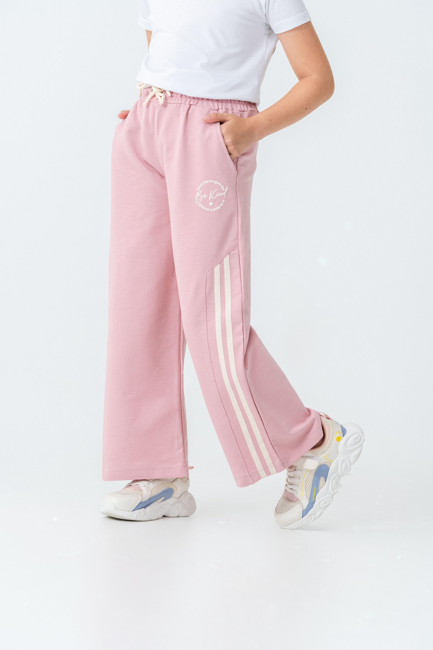 Yanlar Grogren Şeritli Bol Paça Önü Baskılı Kız Çocuk Eşofman Altı