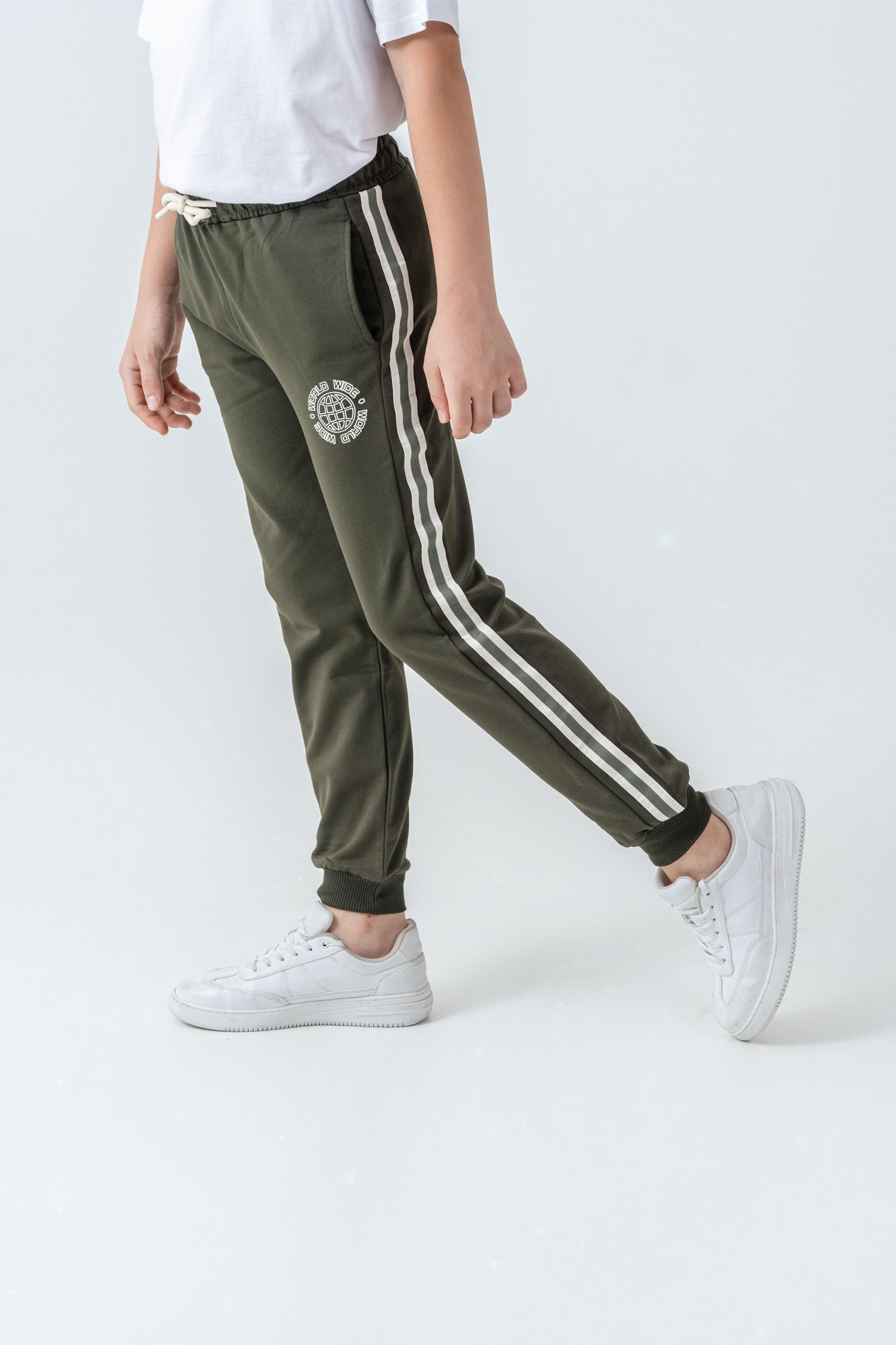 Yanlar Şeritli World Wide Baskılı Erkek Çocuk Eşofman Altı