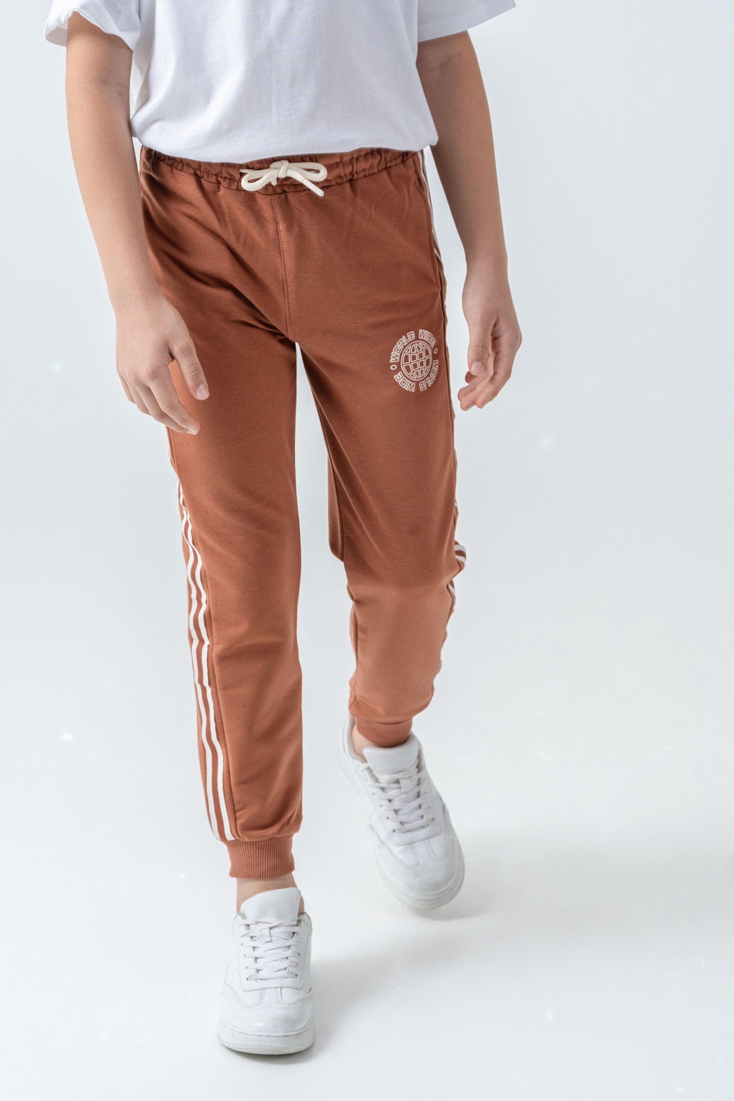 Yanlar Şeritli World Wide Baskılı Erkek Çocuk Eşofman Altı