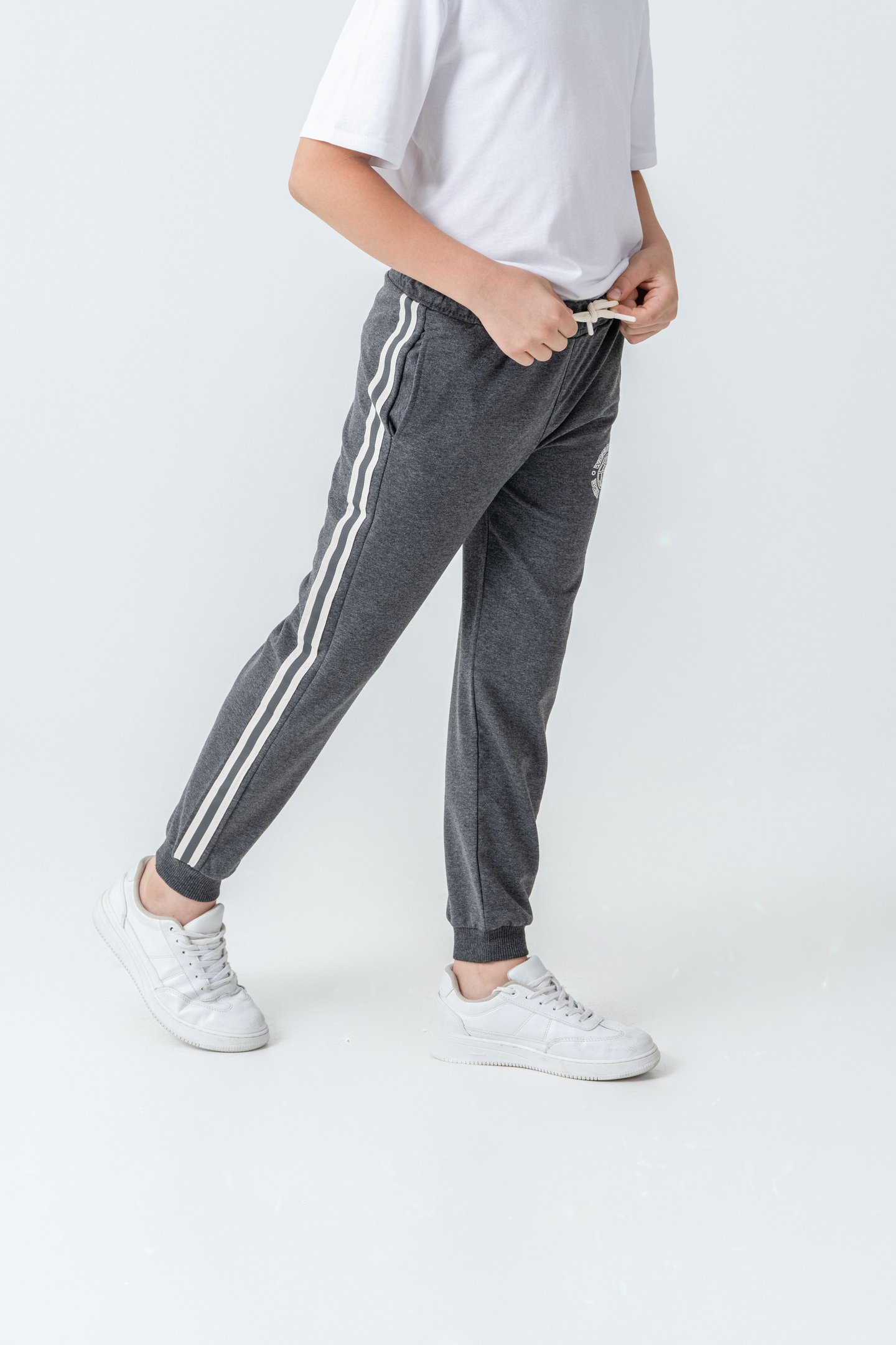 Yanlar Şeritli World Wide Baskılı Erkek Çocuk Eşofman Altı