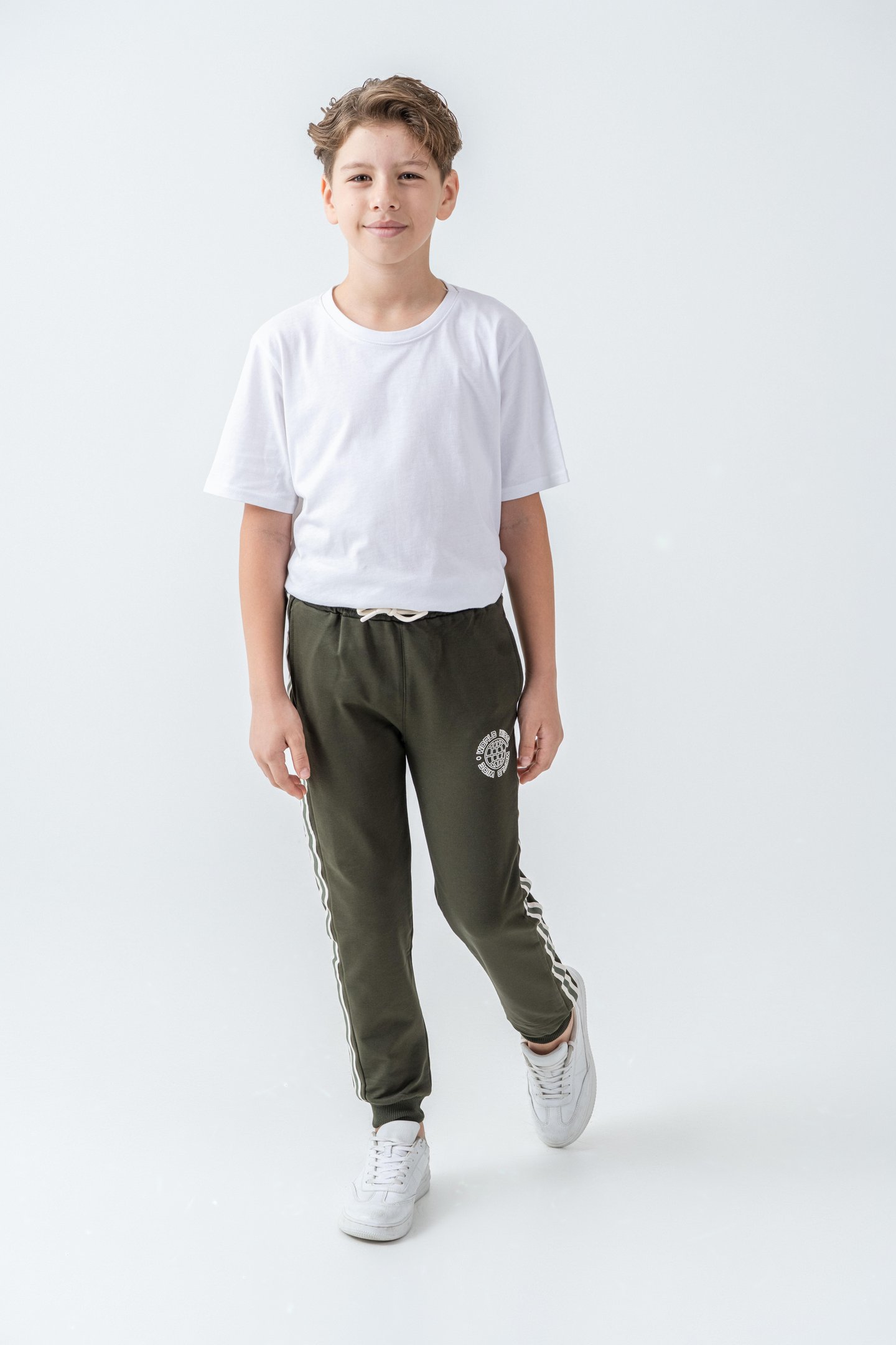 Yanlar Şeritli World Wide Baskılı Erkek Çocuk Eşofman Altı