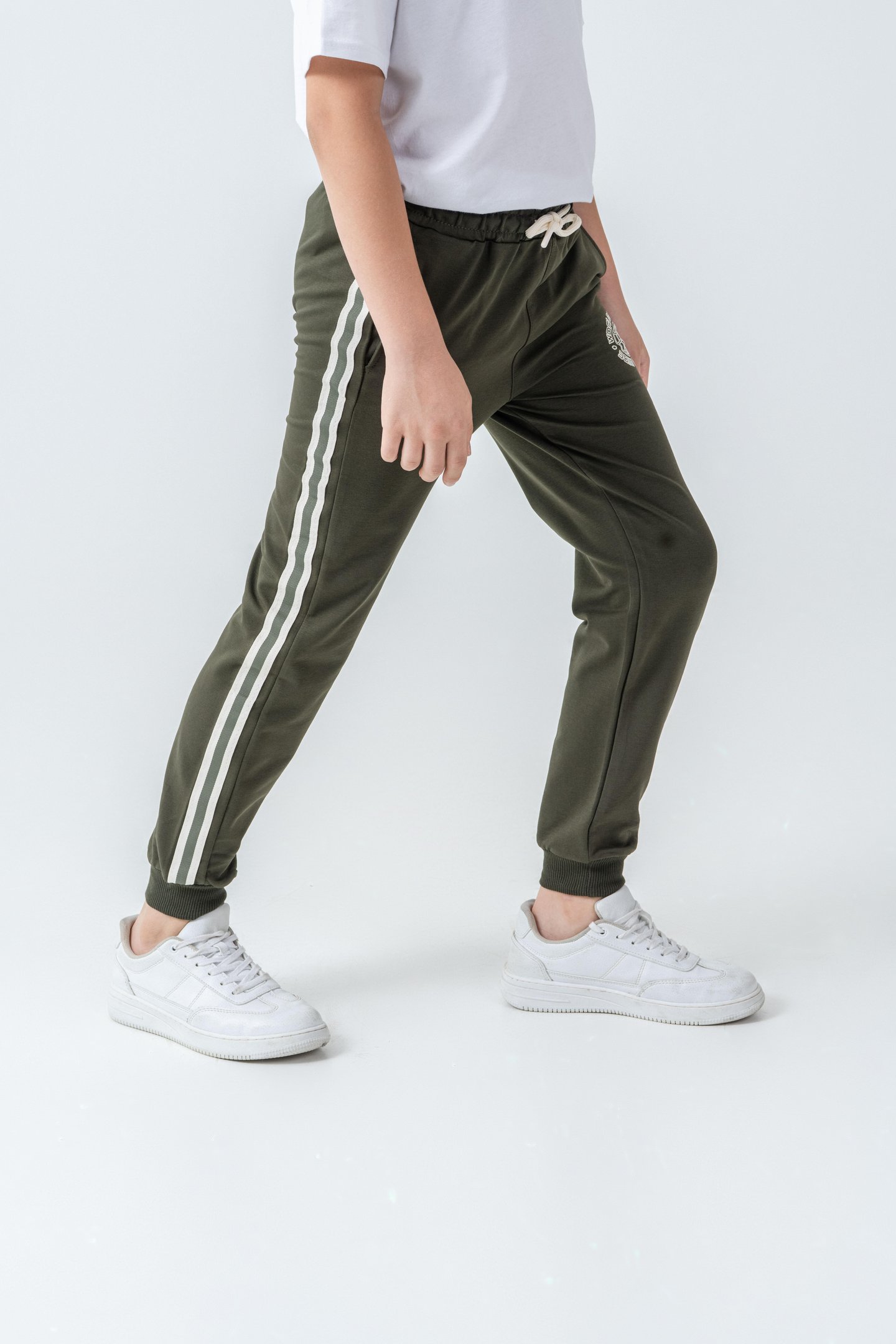 Yanlar Şeritli World Wide Baskılı Erkek Çocuk Eşofman Altı