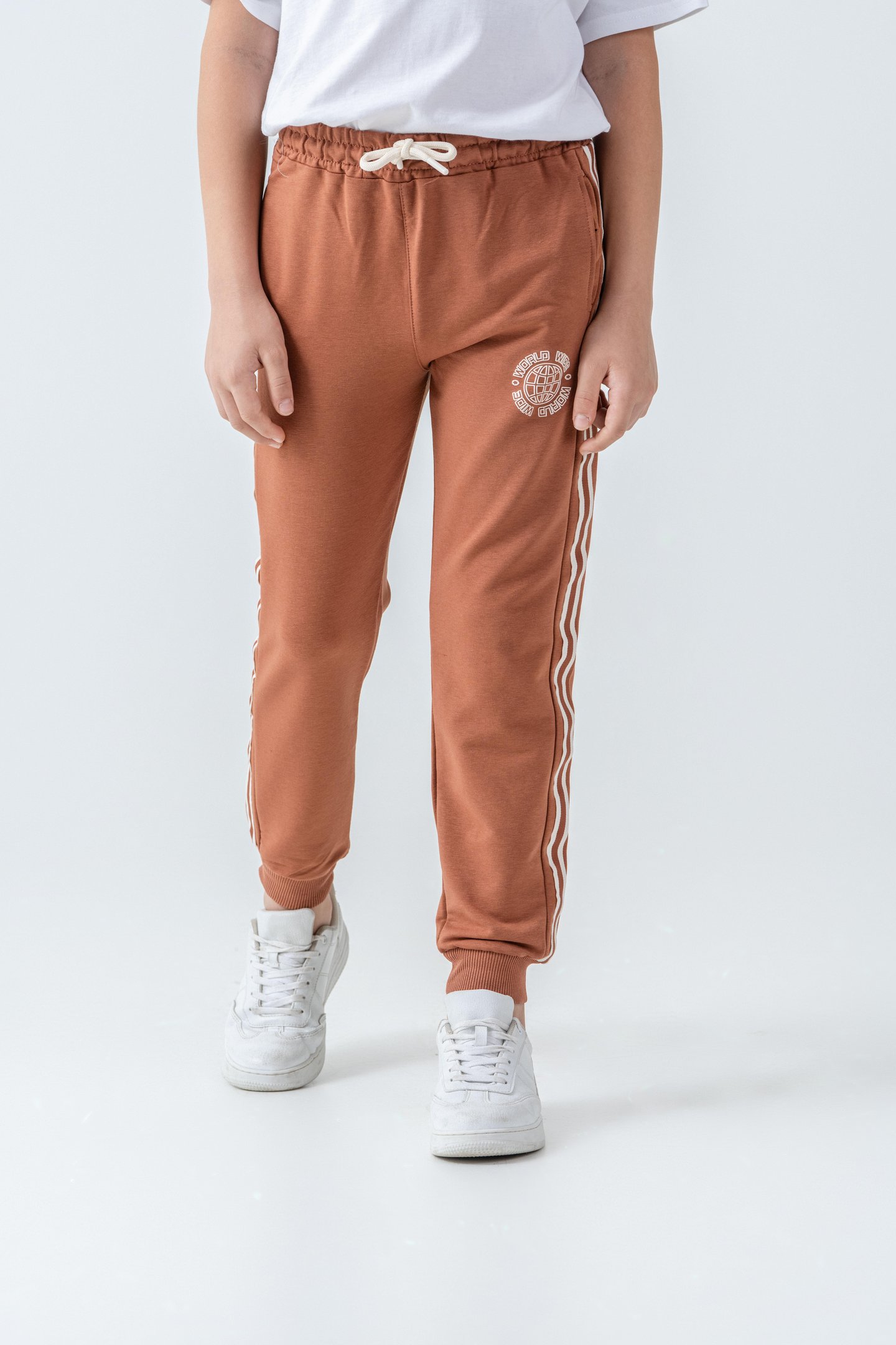 Yanlar Şeritli World Wide Baskılı Erkek Çocuk Eşofman Altı