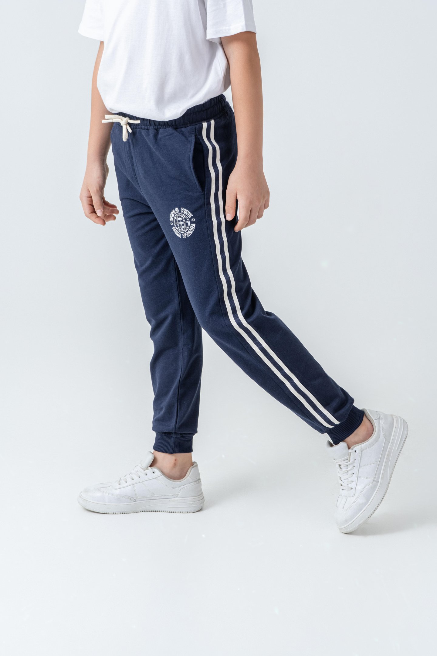 Yanlar Şeritli World Wide Baskılı Erkek Çocuk Eşofman Altı