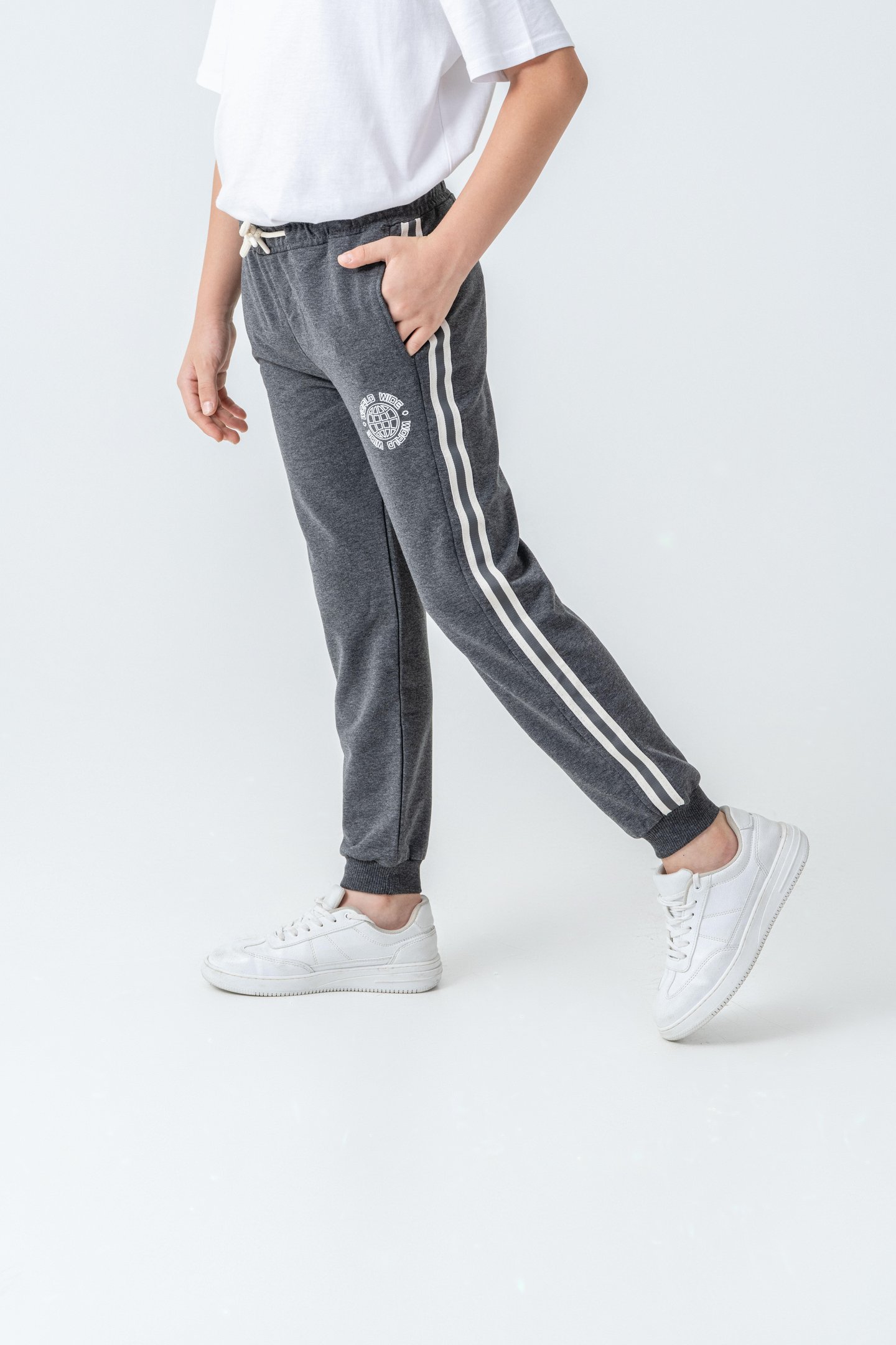 Yanlar Şeritli World Wide Baskılı Erkek Çocuk Eşofman Altı