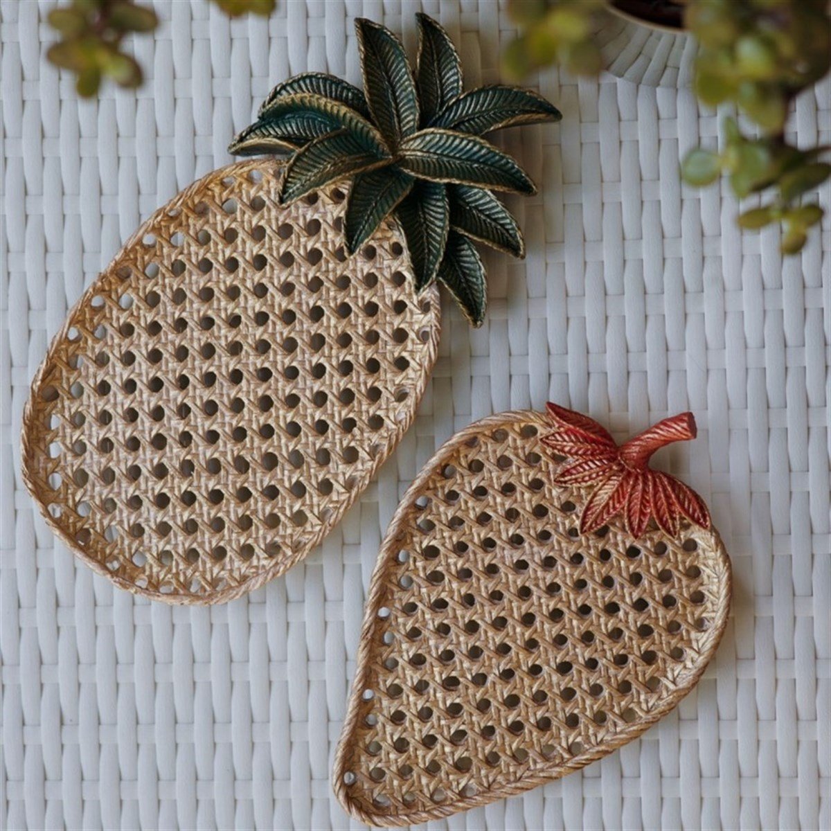 طبق الفراولة لشهر يونيو