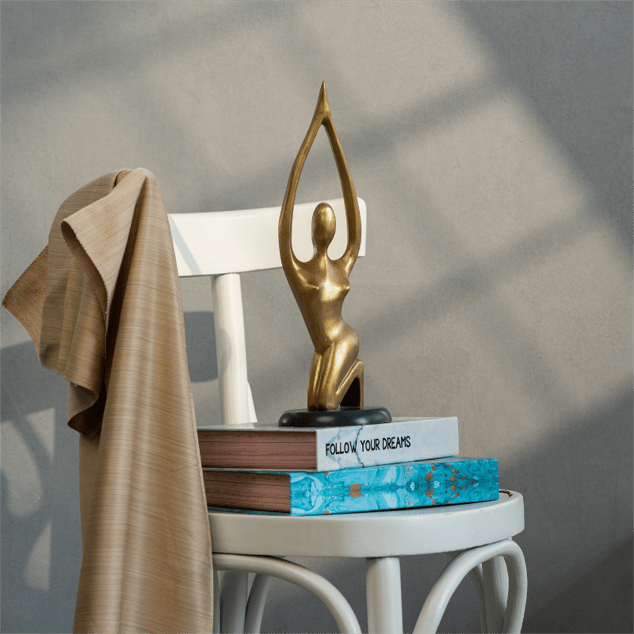 كائن اليوغا ناماستي الذهب