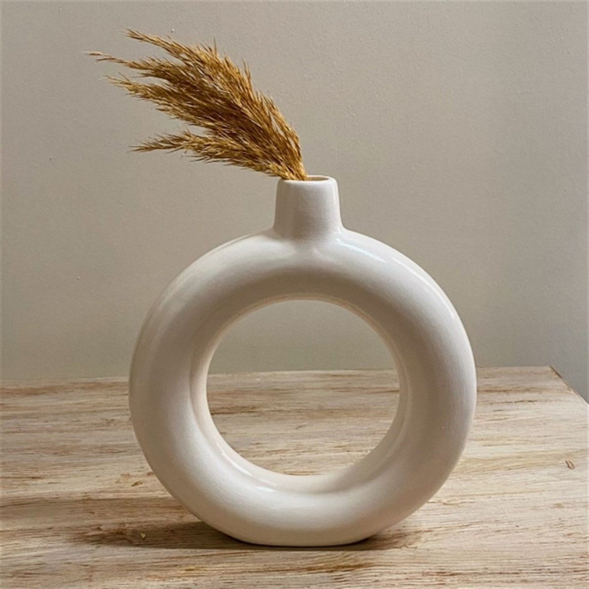 مزهرية دائرية من السيراميك الاسكندنافي