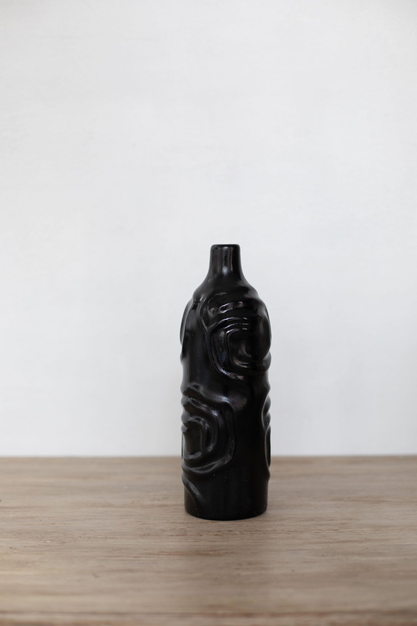 Moderna Seri Seramik Siyah Rose Vazo Küçük