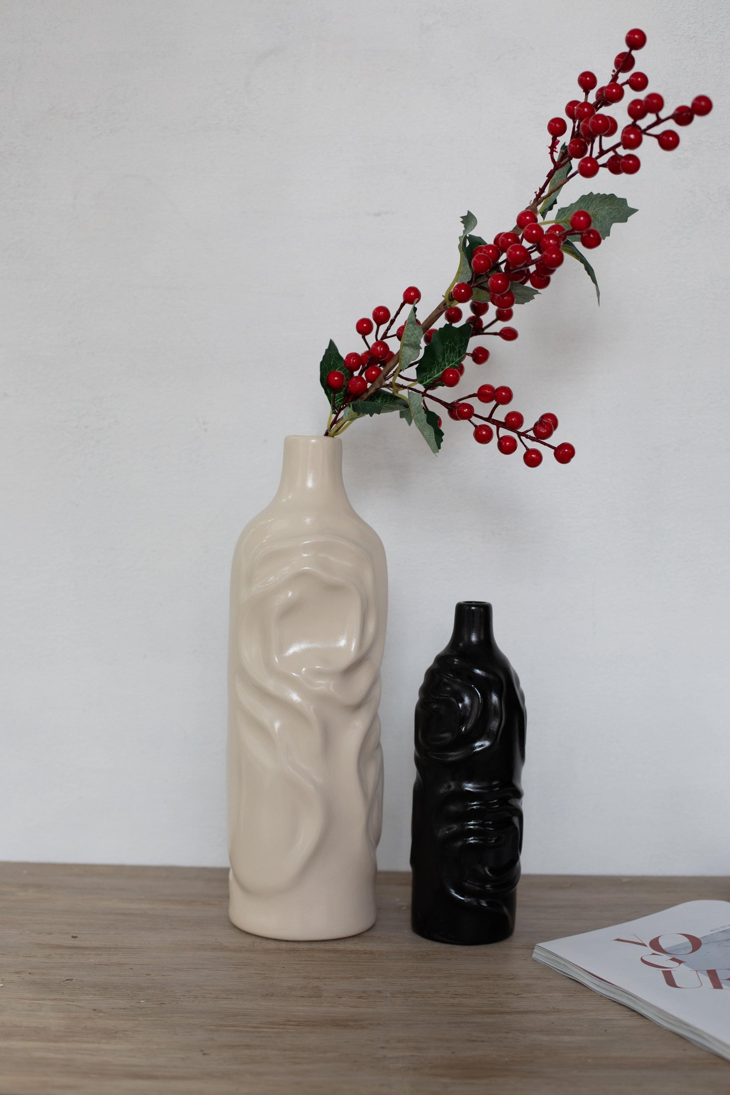 Moderna Seri Seramik Siyah Rose Vazo Küçük