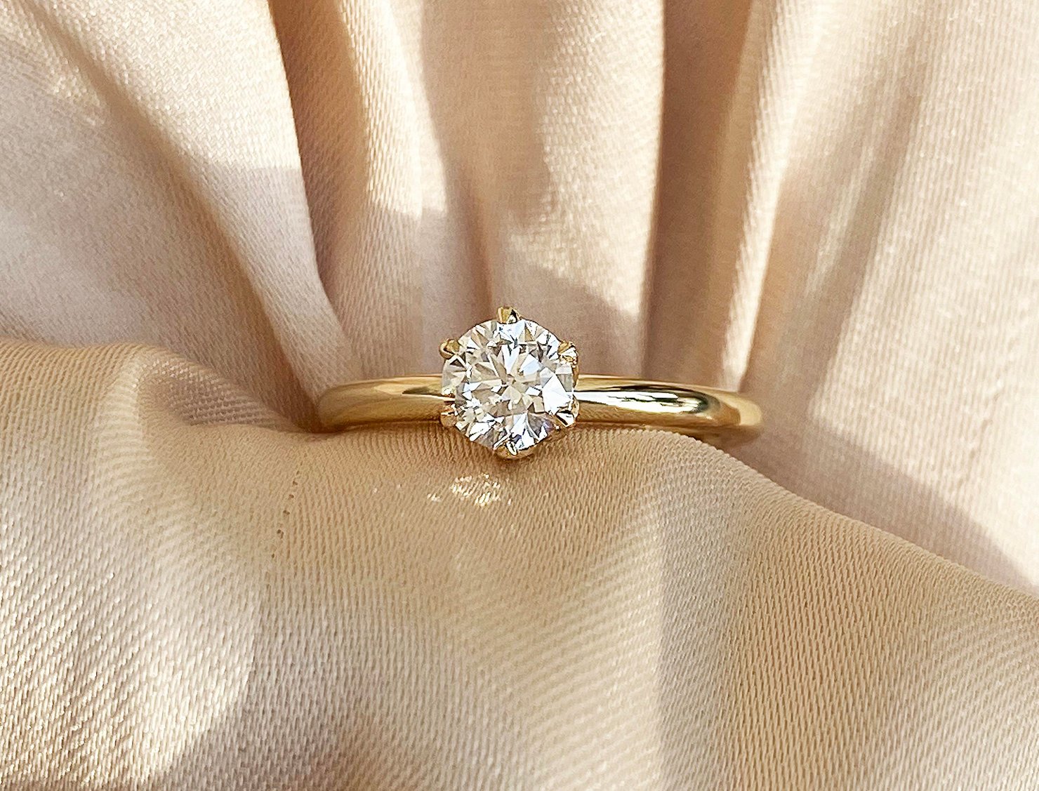 0.50 Karat Gia Sertifikalı Tasarım Yüzük - Lotus