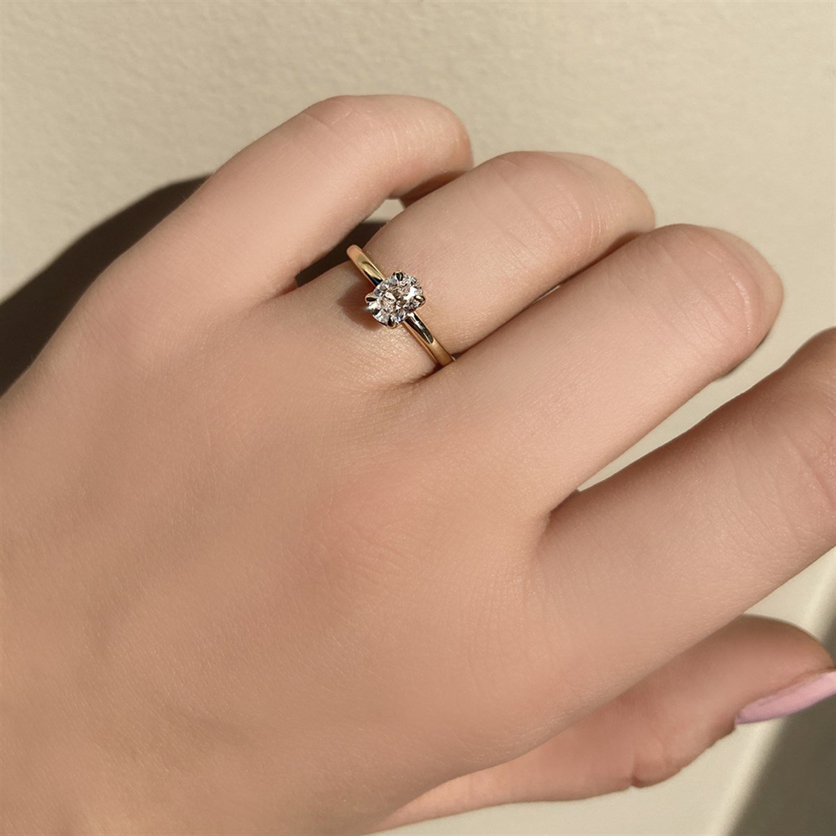 0.60 Karat Gia Sertifikalı Beyaz Pırlanta Oval Yüzük F Renk